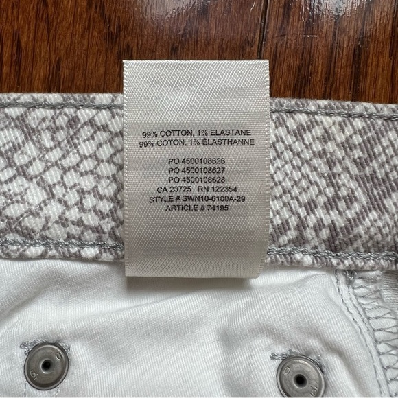 Aritzia Denim Forum Lola High Rise Skinny Crop Jeans White Snake Print - Sz 27 - Picture 12 of 16